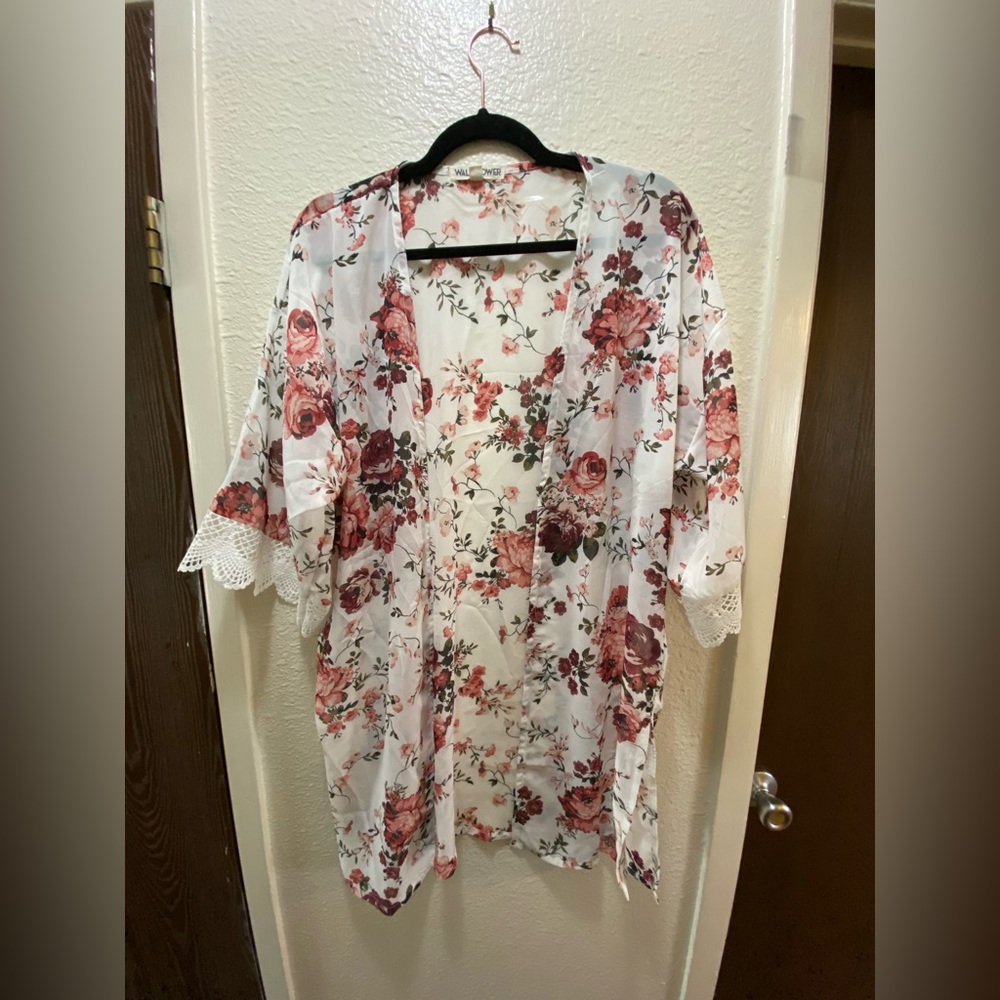 Kimono size M. Like new